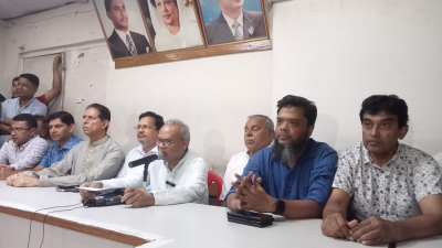 সংবাদ সম্মেলনে কথা বলছেন রুহুল কবির রিজভী আহমেদ