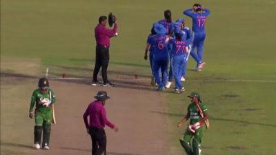 বাংলাদেশের তীরে এসে তরী ডোবে