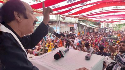 বক্তব্য দিচ্ছেন সৈয়দ আবু হোসেন বাবলা