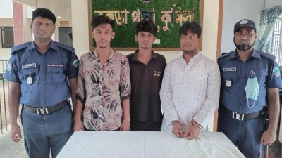 গ্রেফতার তিন জন