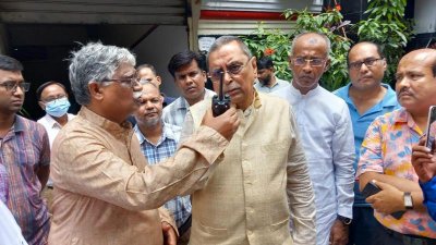 বিভিন্ন হাউজিং-এর কর্মকর্তাদের সঙ্গে মতবিনিময় করেন রাশেদ খান মেমন