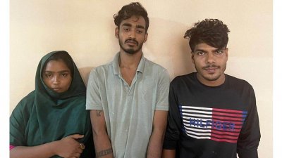 রাজধানীর মিরপুর এলাকা থেকে তিনজনকে গ্রেফতার করে পুলিশ