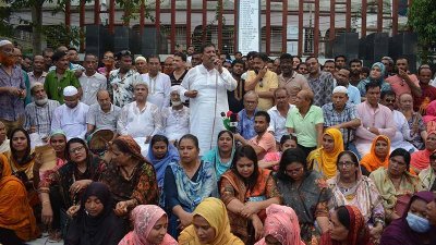 রাজশাহীতে পদযাত্রা শেষে বক্তব্য দেন মিজানুর রহমান মিনু