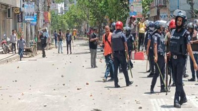 বগুড়ায় পুলিশের সঙ্গে বিএনপি নেতাকর্মীদের সংঘর্ষ