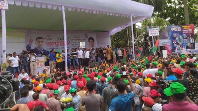 তারুণ্যের সমাবেশের মঞ্চ (ছবি: নাসিরুল ইসলাম)