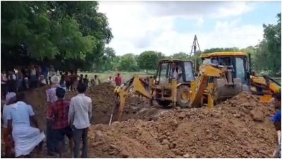 শিবমের সঙ্গে খেলতে থাকা শিশুরা তার বাবা-মাকে খবর দিলে উদ্ধার অভিযান শুরু হয়। ছবি: এনডিটিভি