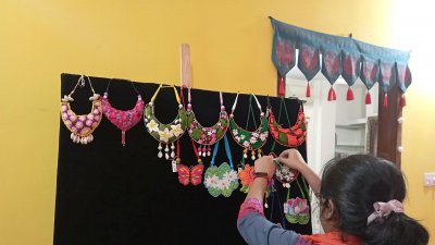 বৈশাখ উপলক্ষে আয়োজিত শান্তিবাড়ির মেলার ছবি