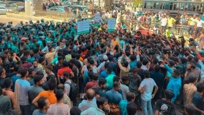 ঘেরাও করতে না পেরে ইসিকে ৭ দিনের আল্টিমেটাম নুরের