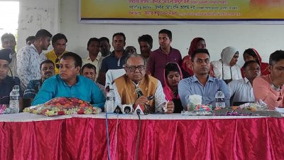 আশাশুনি সরকারি মাধ্যমিক বিদ্যালয় মাঠে হুইলচেয়ার এবং ভ্যান বিতরণ অনুষ্ঠানে বক্তব্য রেখেছেন সাবেক স্বাস্থ্যমন্ত্রী আ ফ ম রুহুল হক