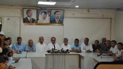 দলীয় কার্যালয়ে সংবাদ সম্মেলনে মির্জা আব্বাস