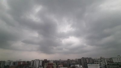 ভোরে থেকে আকাশ মেঘলা, ছবি: বাংলা ট্রিবিউন