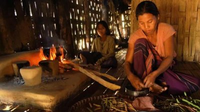 অরুণাচল প্রদেশের বাসিন্দা একটি চাকমা পরিবার