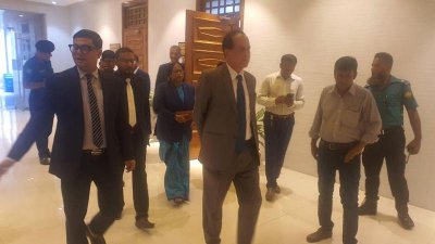 সুপ্রিমকোর্টে প্রধান নির্বাচন কমিশনার