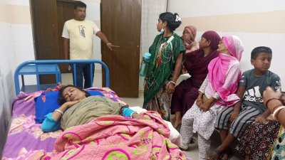 হাসপাতালে ভর্তি ফাল্গুনী তরফদার
