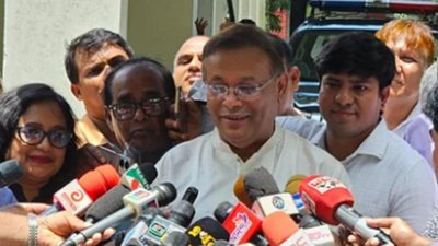 রংপুরে বাংলাদেশ টেলিভিশন কেন্দ্র প্রকল্পস্থল পরিদর্শন শেষে সাংবাদিকদের সঙ্গে মতবিনিময় করেন তথ্যমন্ত্রী হাছান মাহমুদ