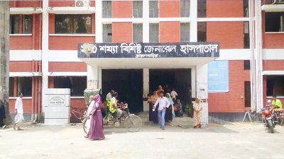 চিকিৎসকদের বাইরে রোগী দেখতে বাধা, তত্ত্বাবধায়ককে লাঞ্ছিতের অভিযোগ
