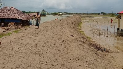 খাদ্য সহায়তা পান না গৌরম্ভার ৩৫০ জেলে