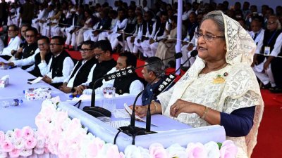 রংপুরে বিভাগীয় মহাসমাবেশে প্রধানমন্ত্রী শেখ হাসিনা