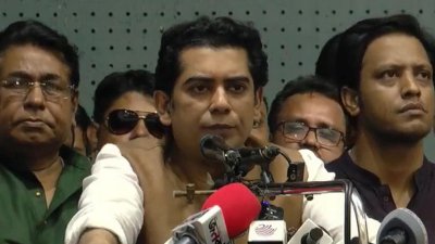 বিজেপির প্রতিষ্ঠাবার্ষিকী উপলক্ষে আলোচনা সভায় বক্তব্য রাখছেন আন্দালিব রহমান পার্থ