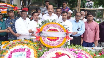 রাজধানীর বনানী কবরস্থানে বঙ্গমাতার সমাধিতে শ্রদ্ধা জানান মেয়র মো. আতিকুল ইসলাম