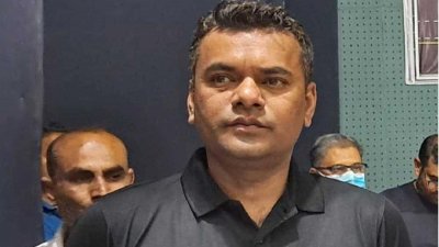 রাশেদ ইকবাল খান