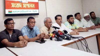 সংবাদ সম্মেলনে কথা বলছেন রহুল কবির রিজভী