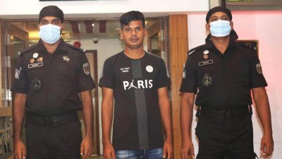 গ্রেফতার ড্রাম ট্রাকের চালক আহাদ মিয়া