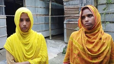 মায়ের সঙ্গে আয়েশা সিদ্দিকা