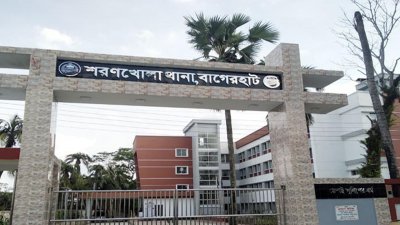 তাদের লাশ উদ্ধার করে ময়নাতদন্তের জন্য মর্গে পাঠিয়েছে শরণখোলা থানা পুলিশ