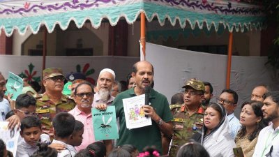 প্রচারাভিযানে মেয়র আতিক