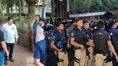 পুলিশের কাউন্টার টেরোরিজম ইউনিট এই অভিযান চালায়