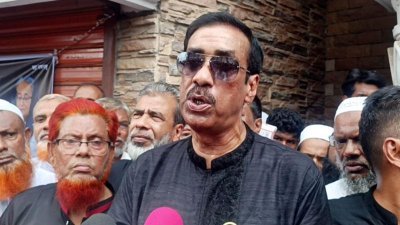 বক্তব্য দিচ্ছেন নারায়ণগঞ্জ-৪ আসনের সংসদ সদস্য এ কে এম শামীম ওসমান