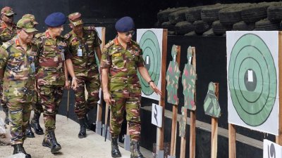 শেখ রাসেল সেনানিবাসে ইনডোর ফায়ারিং রেঞ্জের উদ্বোধন করেছেন সেনাপ্রধান জেনারেল এস এম শফিউদ্দিন আহমেদ