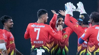 অলরাউন্ড নৈপুণ্য দেখান হাসারাঙ্গা
