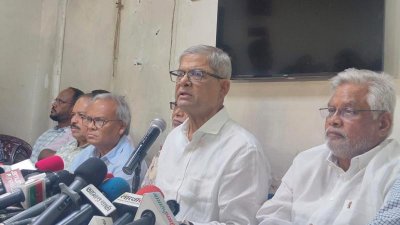 সংবাদ সম্মেলনে মির্জা ফখরুল ইসলাম আলমগীর