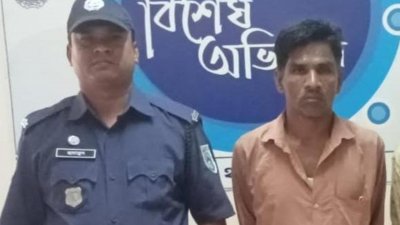 গ্রেফতারকৃত হুমায়ন কবির