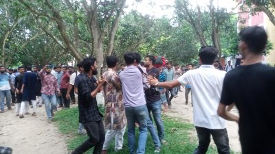 ইবিতে শোক দিবসের অনুষ্ঠান শেষে ছাত্রলীগ কর্মীদের মারামারি