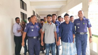 রায় ঘোষণার সময় আদালতে সিএনজি মিলন ও রুবেল উপস্থিত ছিলেন