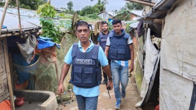 হত্যাকাণ্ডের পর ক্যাম্পের পরিস্থিতি স্বাভাবিক রাখতে অতিরিক্ত এপিবিএন পুলিশ মোতায়েন করা হয়েছে