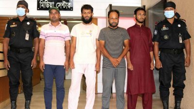 র‌্যাবের হেফাজতে গ্রেফতার ব্যক্তিরা