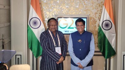 ভারতের বাণিজ্যমন্ত্রীর সঙ্গে টিপু মুনশি