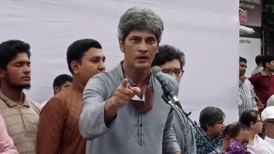 বক্তব্য দিচ্ছেন জোনায়েদ সাকি