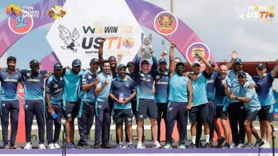 প্রথম চ্যাম্পিয়ন হছে টেক্সাস চার্জার্স।