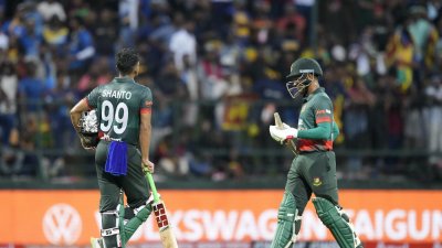 বাংলাদেশের ব্যাটিংটা ছিল ছন্নছাড়া।