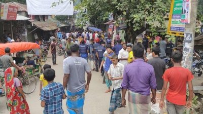দলের প্রতিষ্ঠাবার্ষিকীর কর্মসূচিতে বাধা দেওয়াকে কেন্দ্র করে পুলিশের সঙ্গে বিএনপির নেতাকর্মীদের সংঘর্ষ