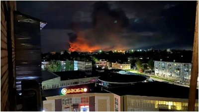 রাশিয়ার পসকভ অঞ্চলে ইউক্রেনীয় ড্রোন হামলার পরে চারটি সামরিক বিমান ক্ষতিগ্রস্ত হয়েছিল। ছবি: এপি