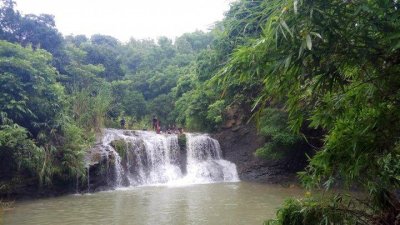পাহাড়ি ঝরনা (ফাইল ছবি)