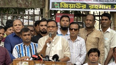 বক্তৃতা করছেন ঢাকা মহানগর দক্ষিণ বিএনপির আহ্বায়ক আব্দুস সালাম