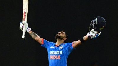 ১৩ হাজার রান স্পর্শ করেছেন কোহলি।