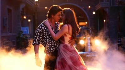 ‘জাওয়ান’র দৃশ্যে শাহরুখ খান ও নয়নতারা